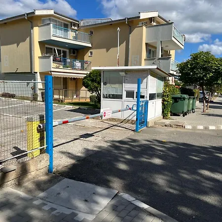 Family 2bdr In The Center Apartment *