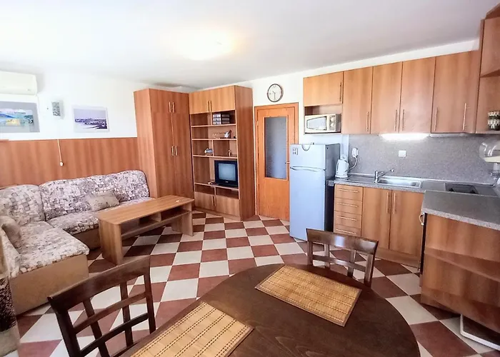 Family 2bdr In The Center Apartment *