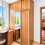 Apartment Family With Pool View Near The Sveti Vlas